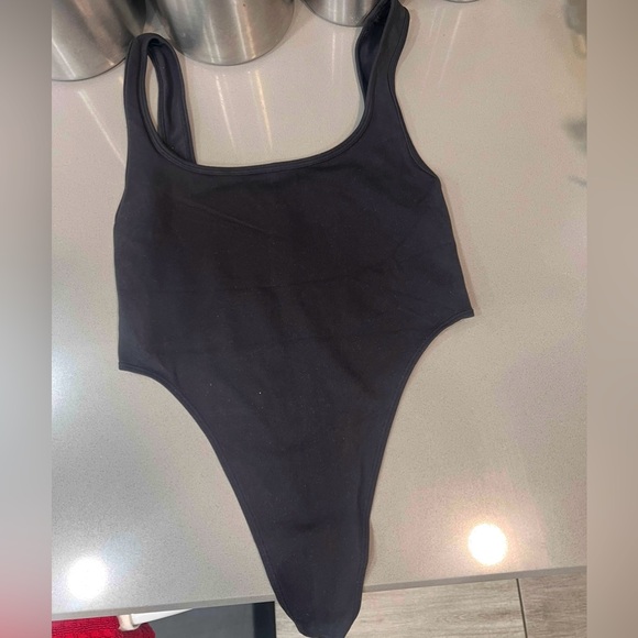 Alo Yoga Airbrush Hot Shot Body Suit - Picture 3 of 7